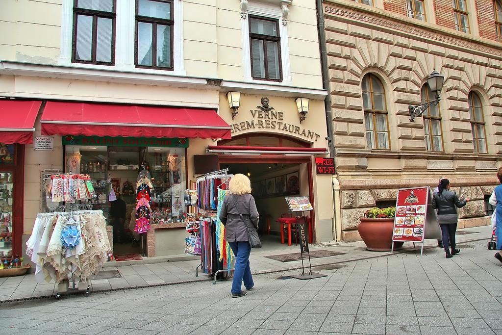 Vaci Deluxe Apartment Budapest Værelse billede